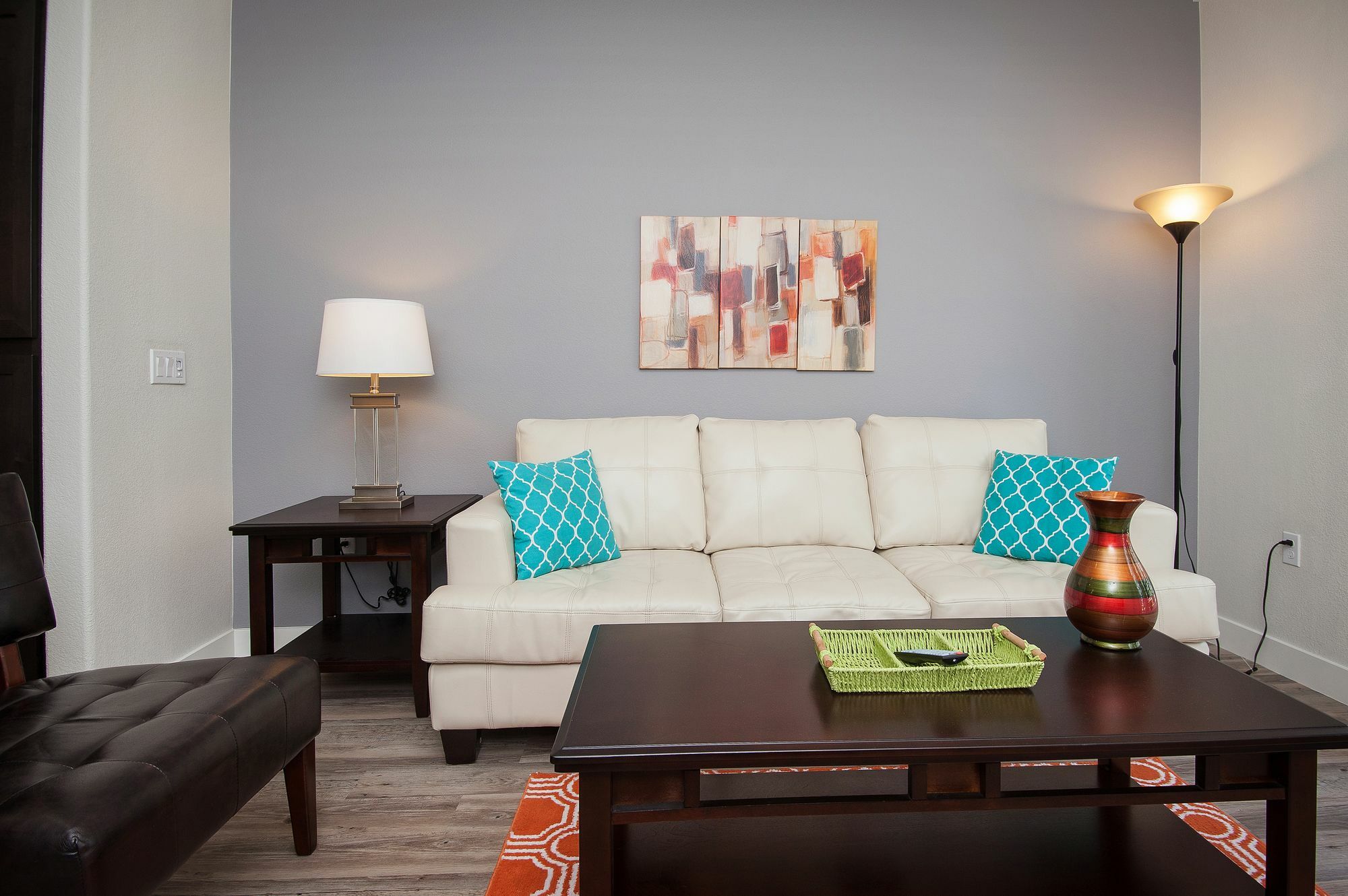 Sunshine At Main St Apartment *