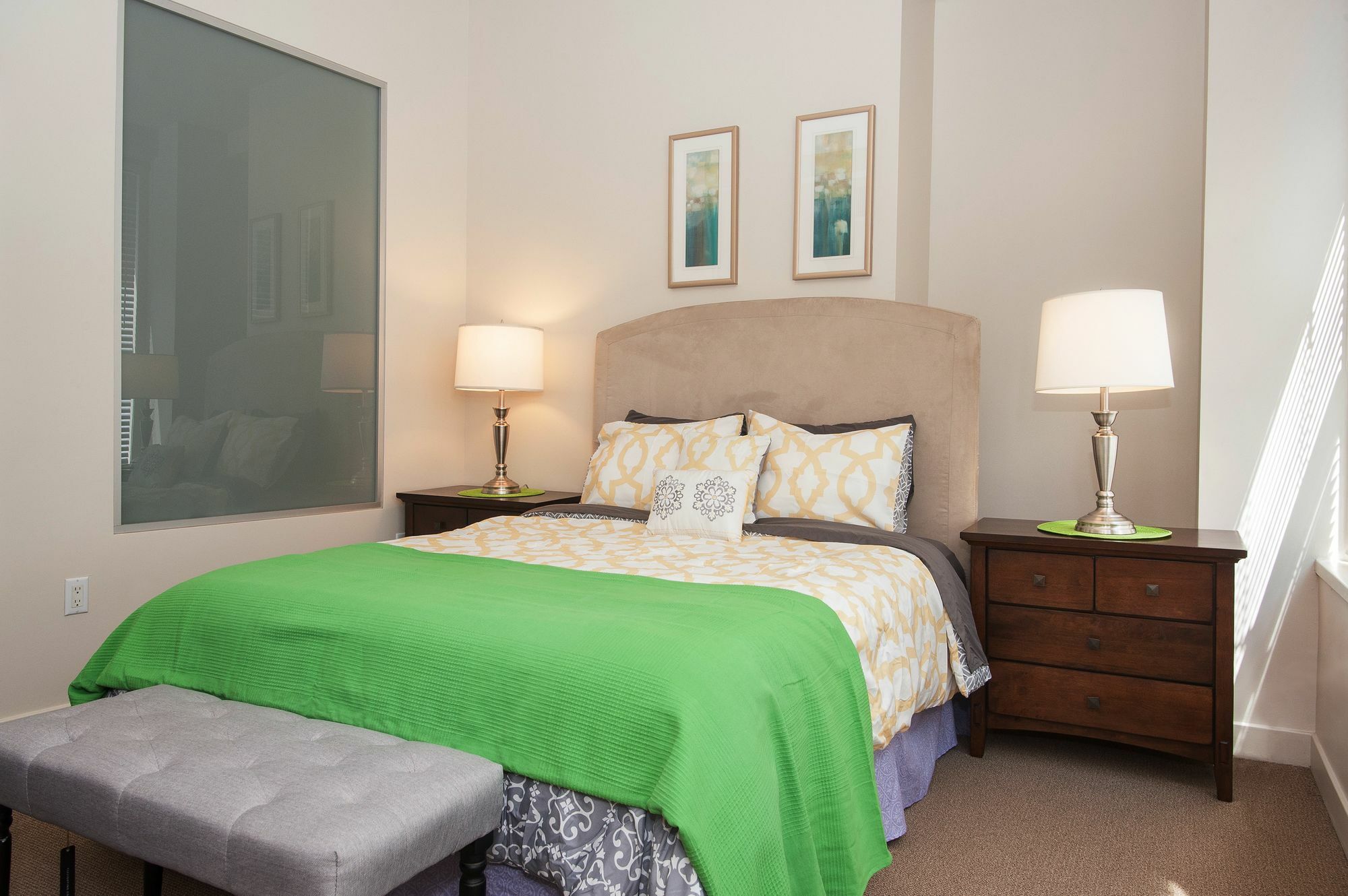 Sunshine At Main St Apartment *